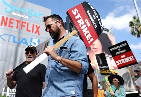 Hollywood: guionistas y estudios retoman negociación para desbloquear la huelga